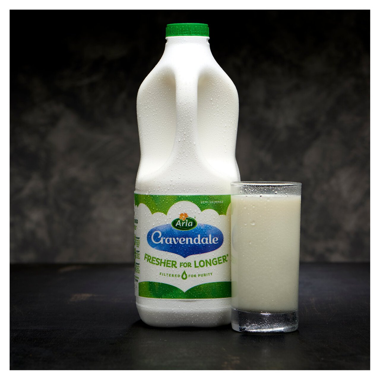 Cravendale Filtered Fresh Semi Skimmed Milk Fresher for Longer 2l