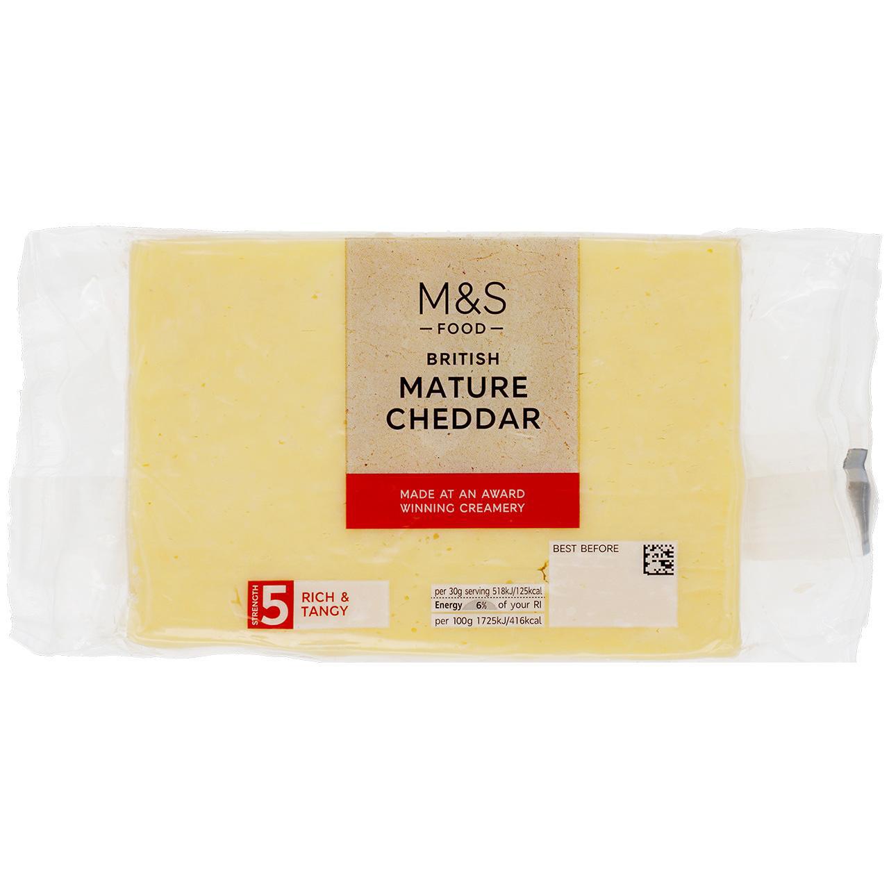M&S British Mature Cheddar 550g