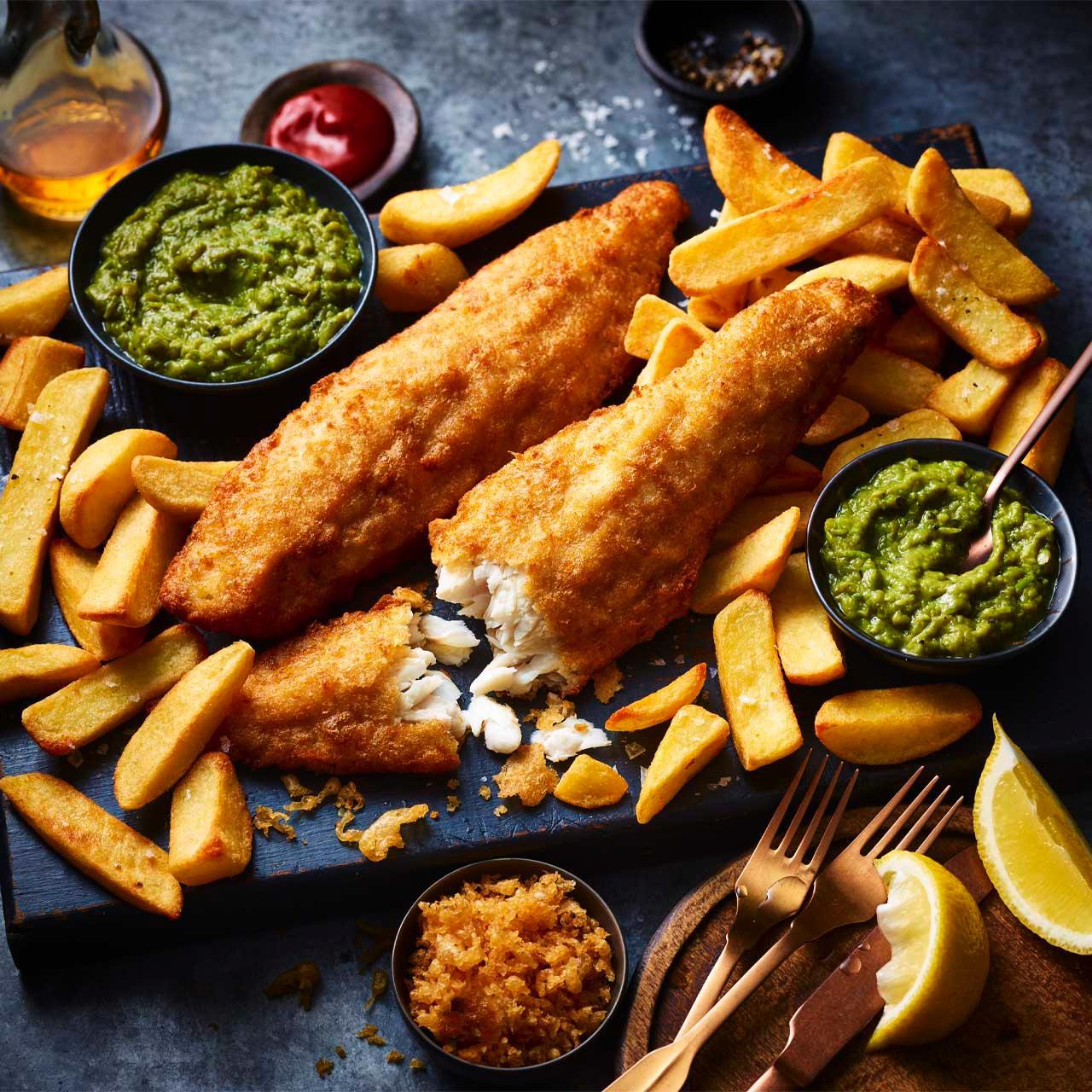 M&S Gastropub Fish & Chips for Two 1020g