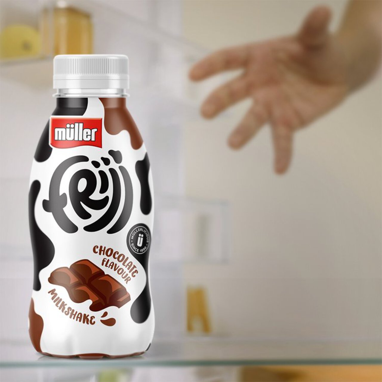 Muller Frijj Chocolate Milkshake 330ml Zoom